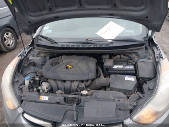 Photo 9 VIN: KMHDH4AE6CU311209 - HYUNDAI ELANTRA 