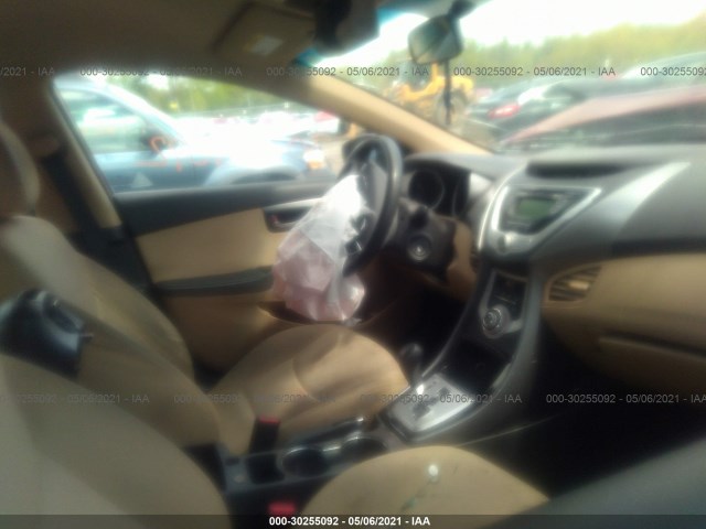 Photo 4 VIN: KMHDH4AE6CU424982 - HYUNDAI ELANTRA 