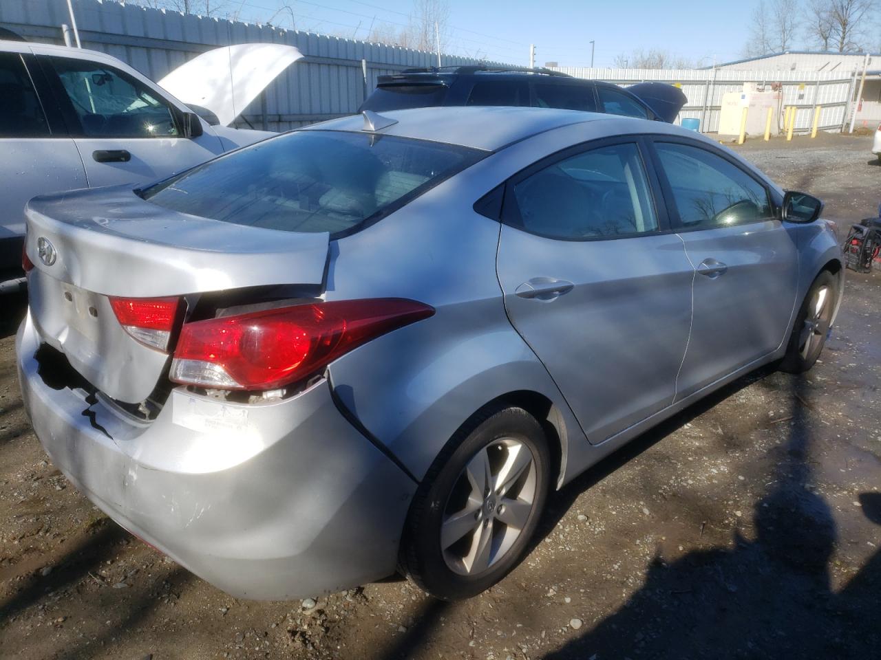 Photo 2 VIN: KMHDH4AE6DU016578 - HYUNDAI ELANTRA 