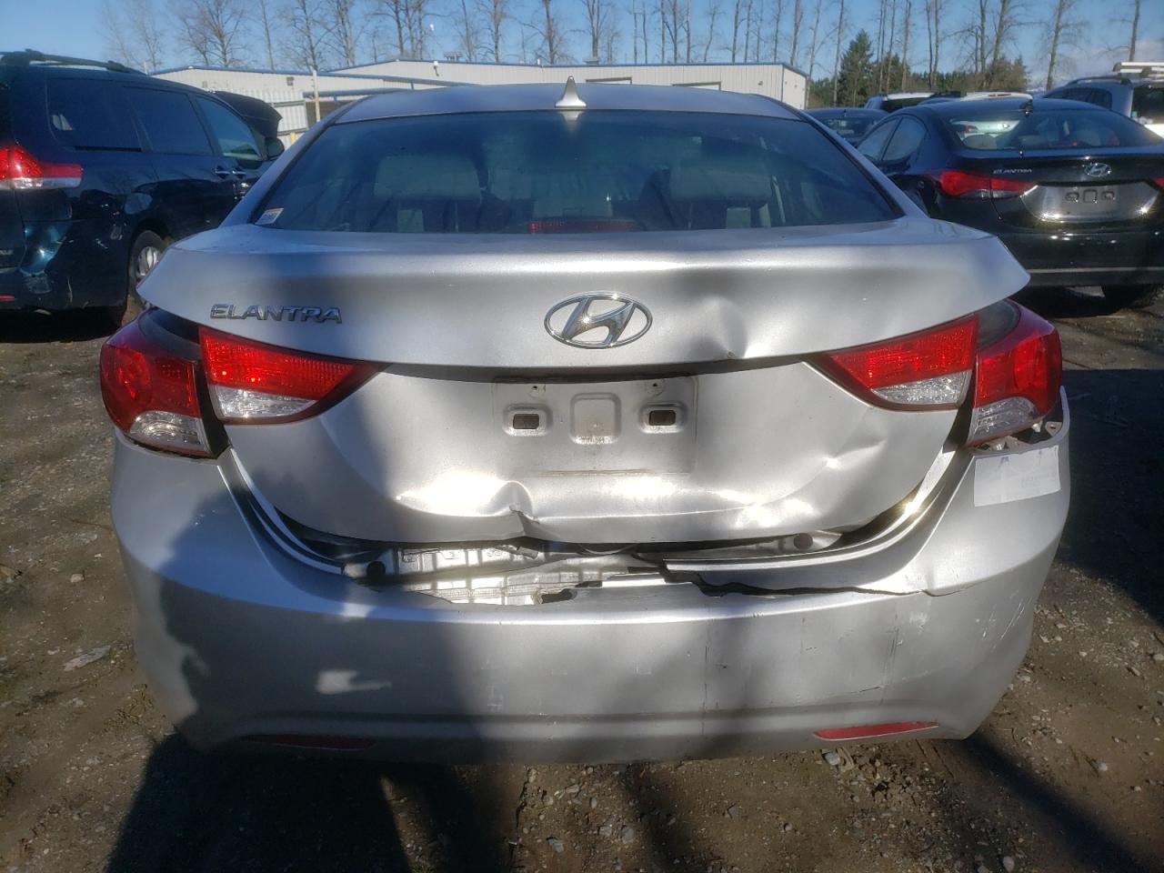 Photo 5 VIN: KMHDH4AE6DU016578 - HYUNDAI ELANTRA 