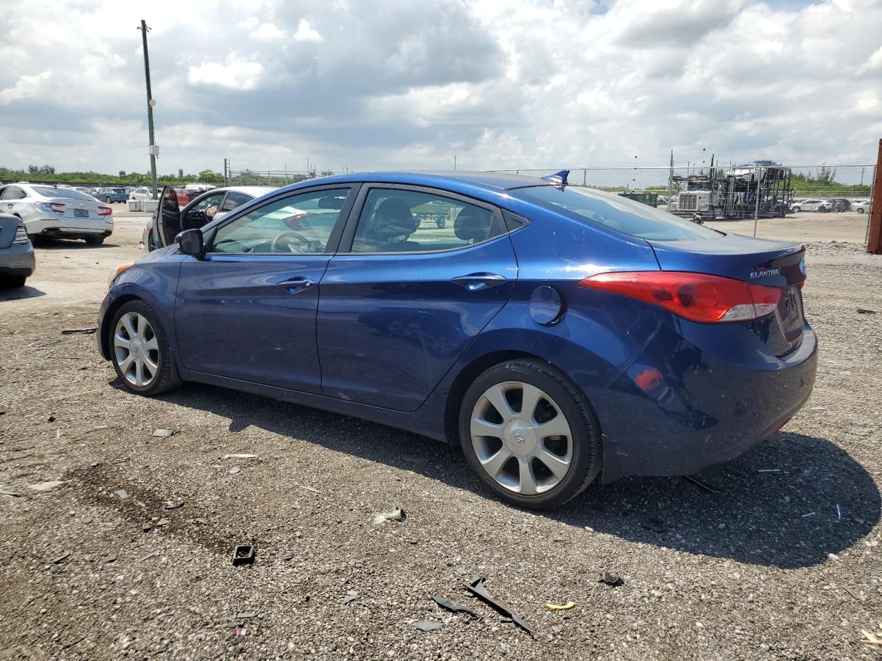 Photo 1 VIN: KMHDH4AE6DU568355 - HYUNDAI ELANTRA 