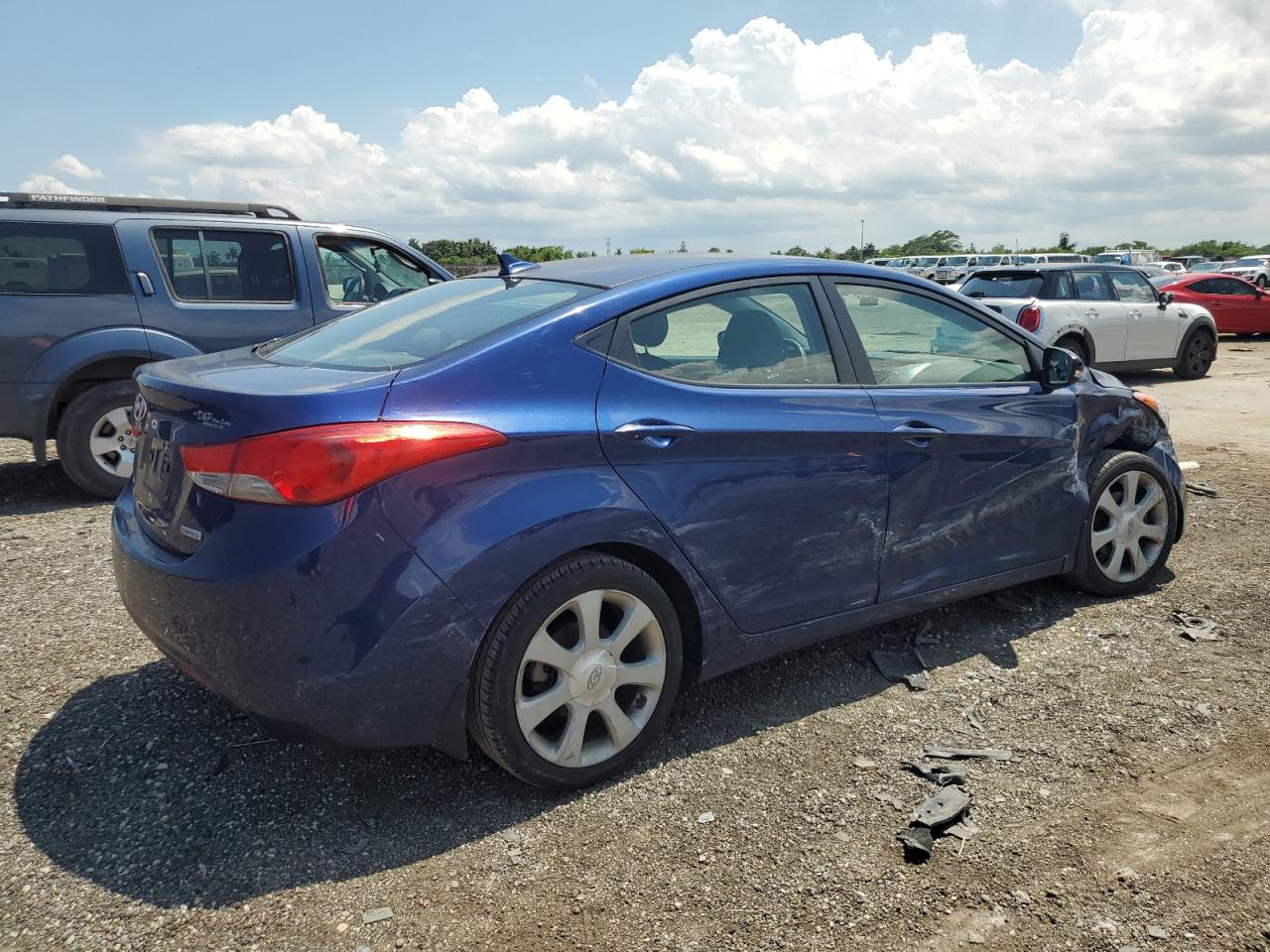 Photo 2 VIN: KMHDH4AE6DU568355 - HYUNDAI ELANTRA 