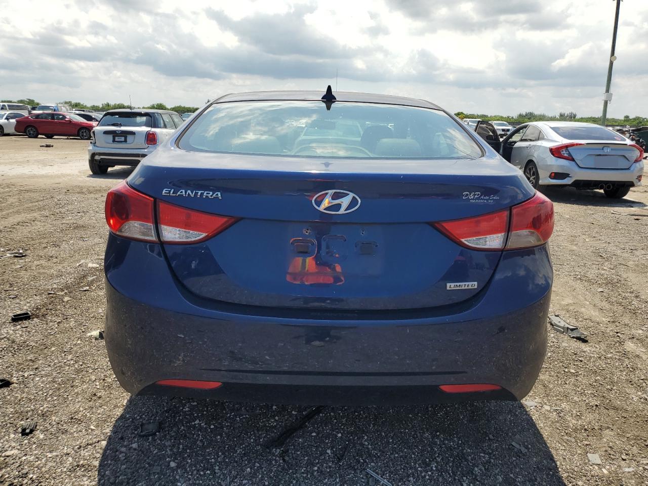 Photo 5 VIN: KMHDH4AE6DU568355 - HYUNDAI ELANTRA 