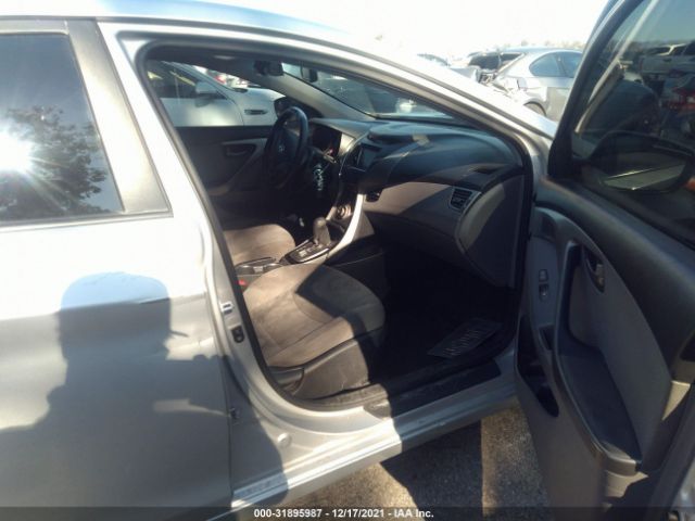 Photo 4 VIN: KMHDH4AE6DU587634 - HYUNDAI ELANTRA 