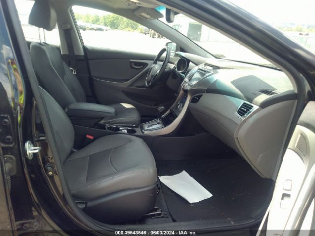 Photo 4 VIN: KMHDH4AE6DU688303 - HYUNDAI ELANTRA 