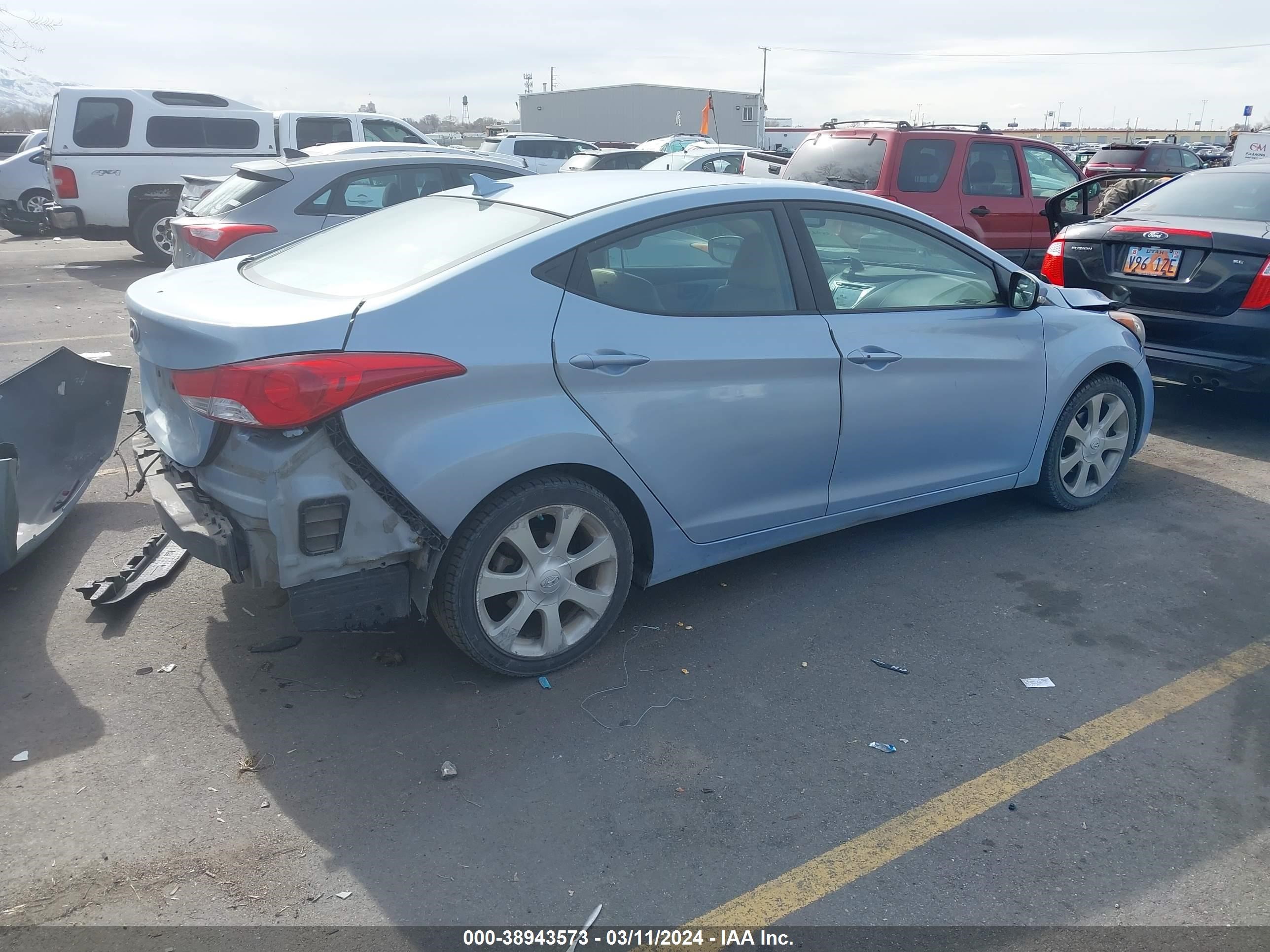 Photo 3 VIN: KMHDH4AE6DU696546 - HYUNDAI ELANTRA 