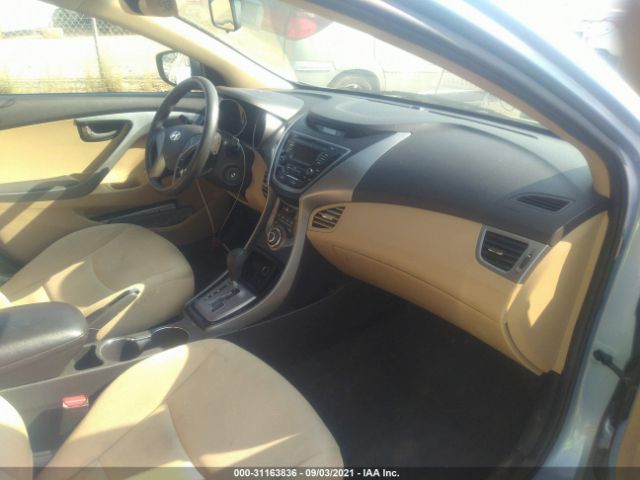 Photo 4 VIN: KMHDH4AE6DU728346 - HYUNDAI ELANTRA 