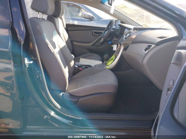 Photo 4 VIN: KMHDH4AE6DU923556 - HYUNDAI ELANTRA 