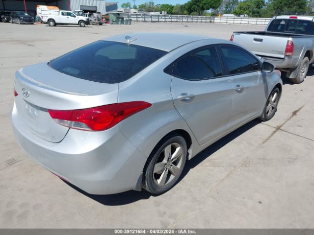 Photo 3 VIN: KMHDH4AE6DU957464 - HYUNDAI ELANTRA 