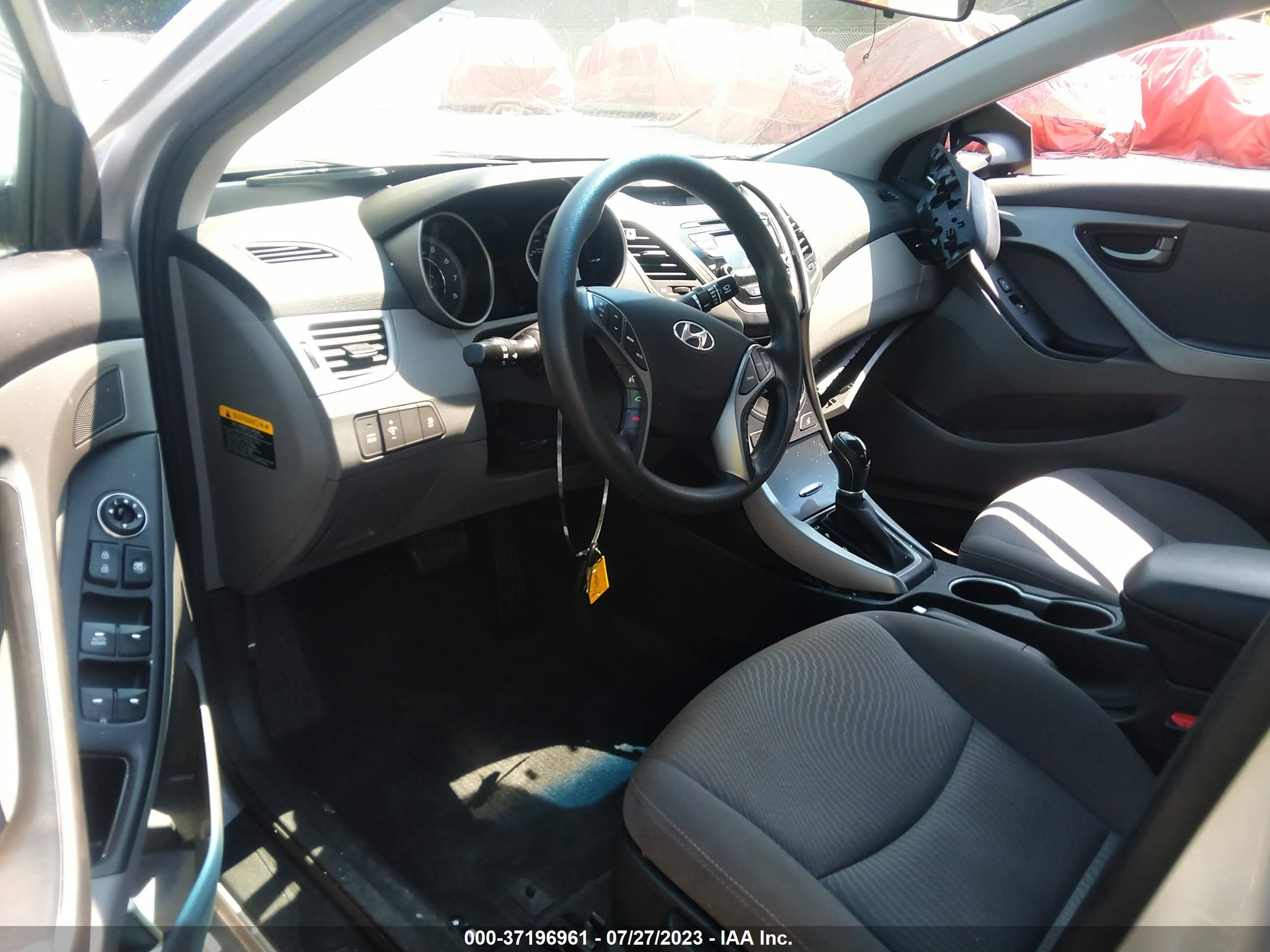 Photo 4 VIN: KMHDH4AE6EU038758 - HYUNDAI ELANTRA 