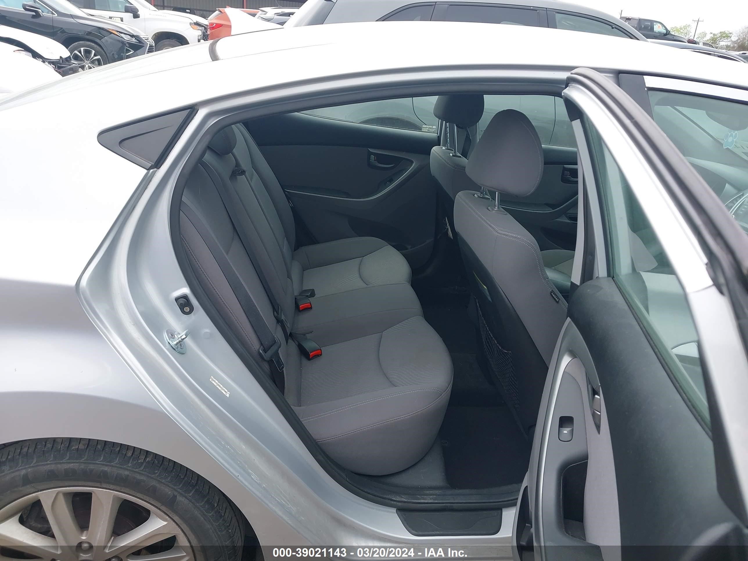 Photo 7 VIN: KMHDH4AE6EU170080 - HYUNDAI ELANTRA 