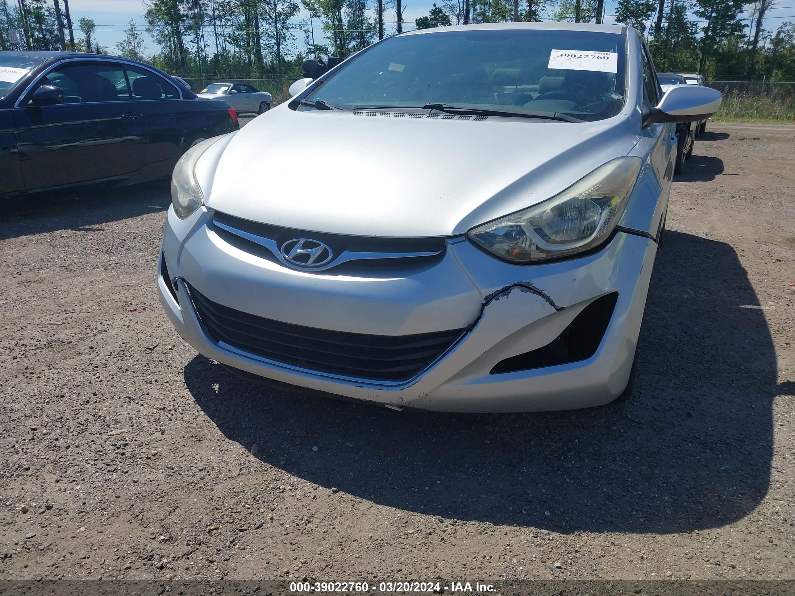 Photo 5 VIN: KMHDH4AE6FU221384 - HYUNDAI ELANTRA 