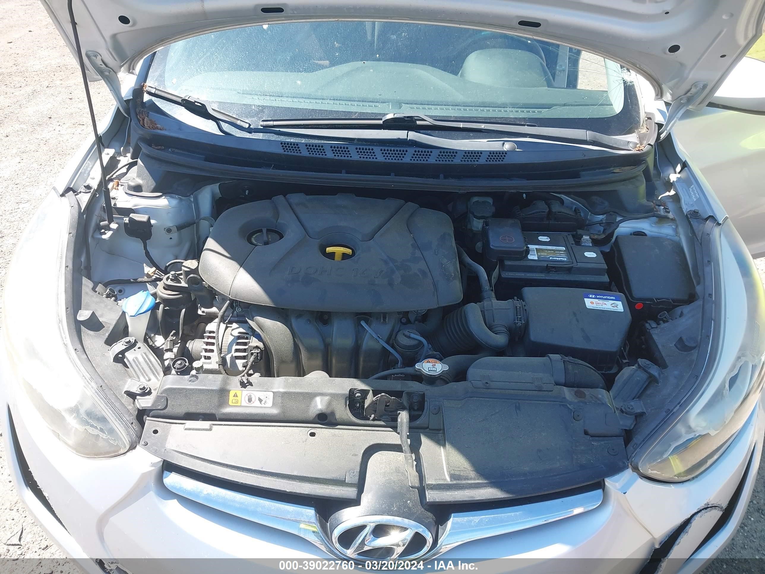 Photo 9 VIN: KMHDH4AE6FU221384 - HYUNDAI ELANTRA 