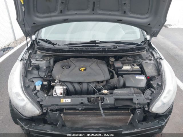 Photo 9 VIN: KMHDH4AE6FU281732 - HYUNDAI ELANTRA 