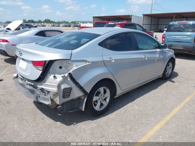 Photo 3 VIN: KMHDH4AE6FU326927 - HYUNDAI ELANTRA 