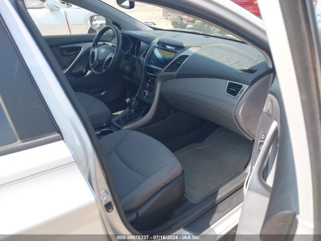 Photo 4 VIN: KMHDH4AE6FU326927 - HYUNDAI ELANTRA 