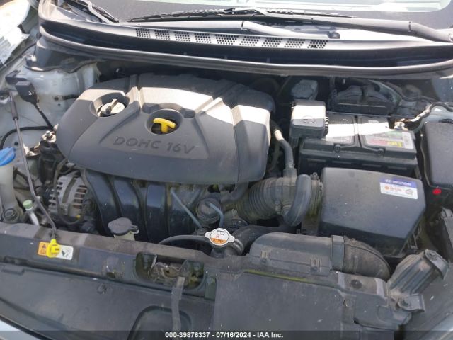 Photo 9 VIN: KMHDH4AE6FU326927 - HYUNDAI ELANTRA 