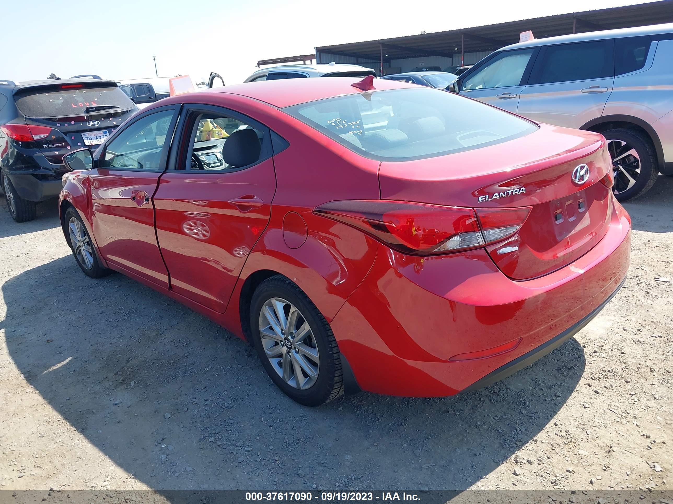 Photo 2 VIN: KMHDH4AE6FU394161 - HYUNDAI ELANTRA 