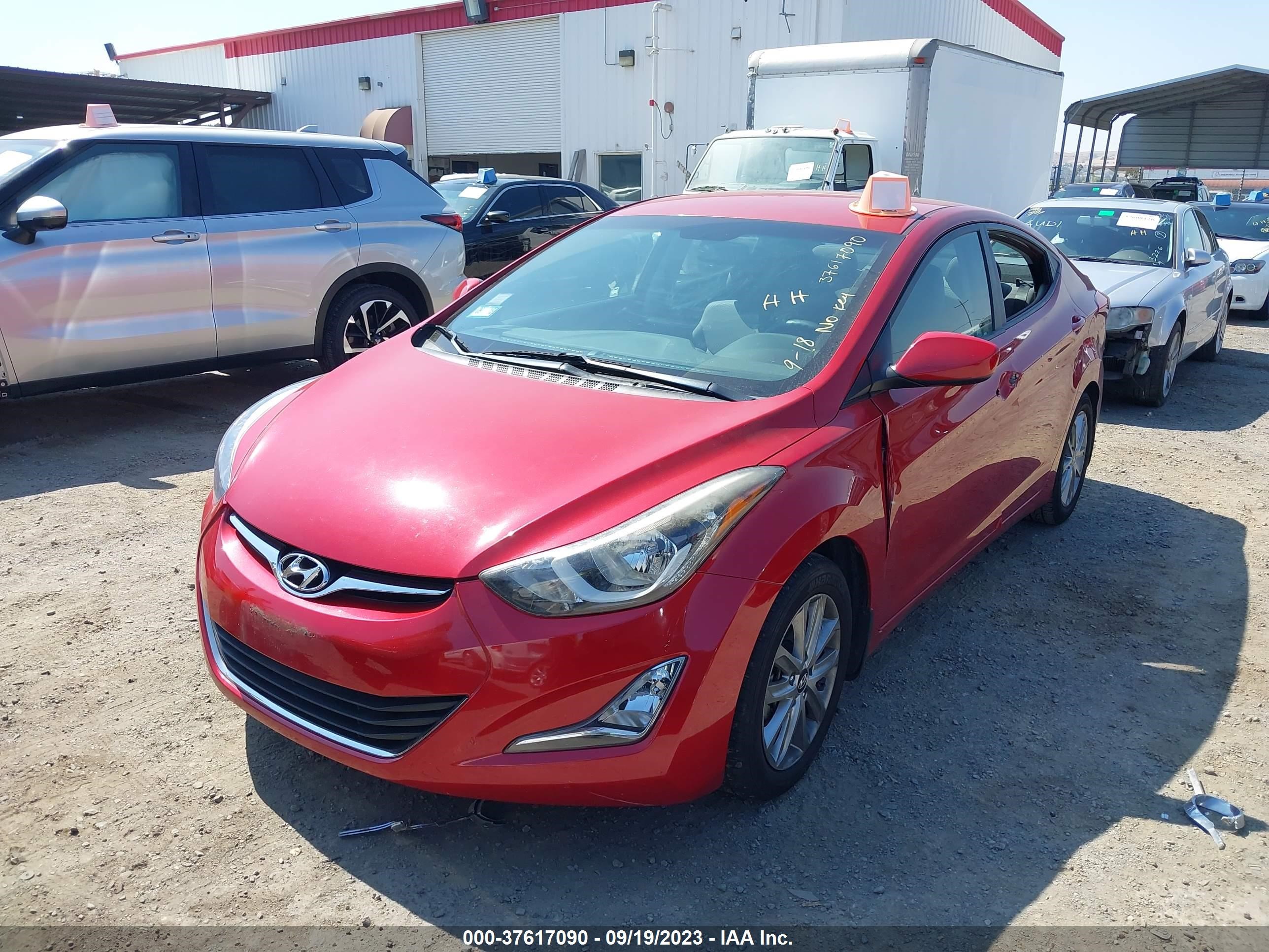 Photo 5 VIN: KMHDH4AE6FU394161 - HYUNDAI ELANTRA 