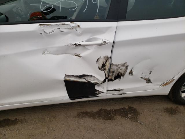 Photo 8 VIN: KMHDH4AE6FU417843 - HYUNDAI ELANTRA SE 