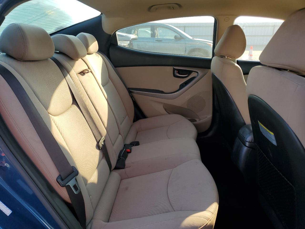 Photo 9 VIN: KMHDH4AE6GU650364 - HYUNDAI ELANTRA 