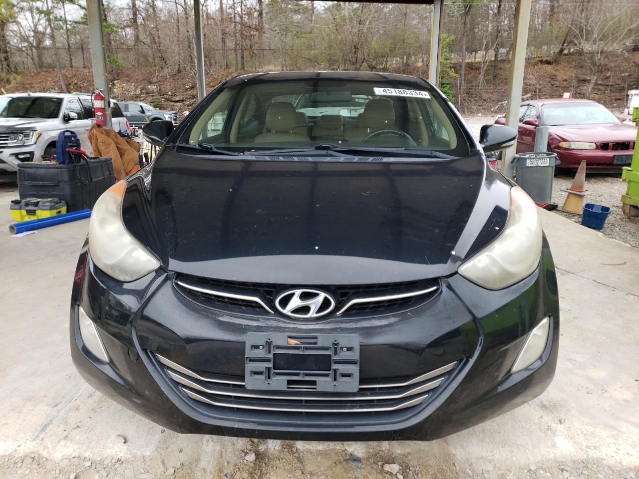 Photo 4 VIN: KMHDH4AE7BU101734 - HYUNDAI ELANTRA 