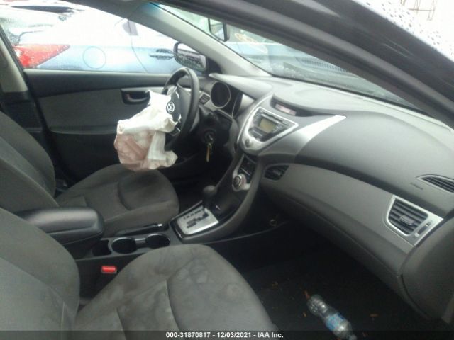 Photo 4 VIN: KMHDH4AE7BU105816 - HYUNDAI ELANTRA 