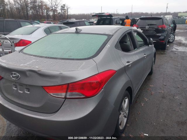 Photo 3 VIN: KMHDH4AE7BU156104 - HYUNDAI ELANTRA 