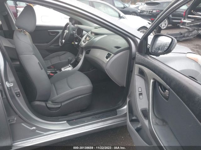 Photo 4 VIN: KMHDH4AE7BU156104 - HYUNDAI ELANTRA 