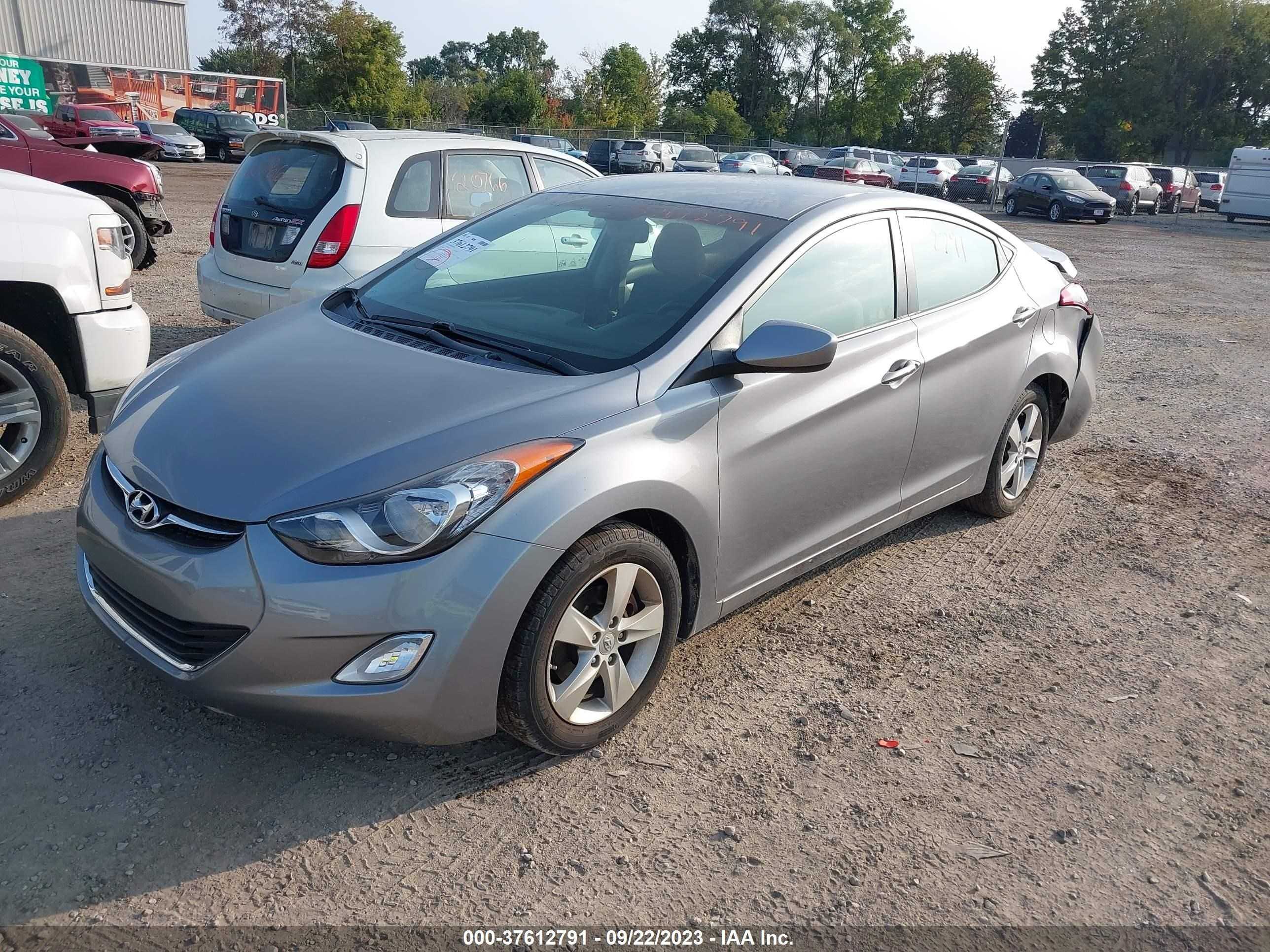 Photo 1 VIN: KMHDH4AE7CU272713 - HYUNDAI ELANTRA 