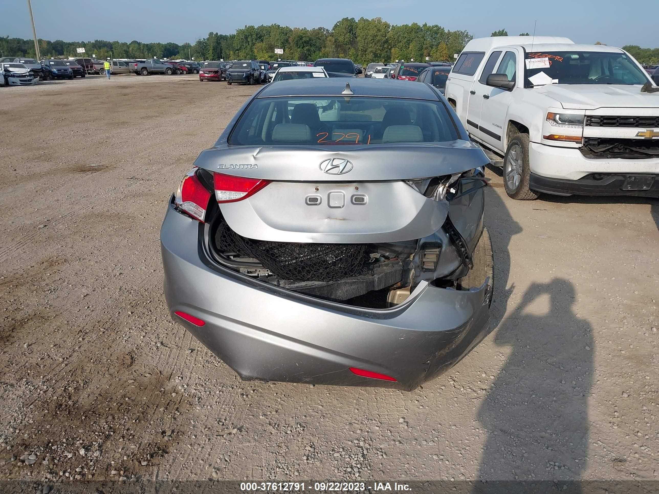 Photo 15 VIN: KMHDH4AE7CU272713 - HYUNDAI ELANTRA 