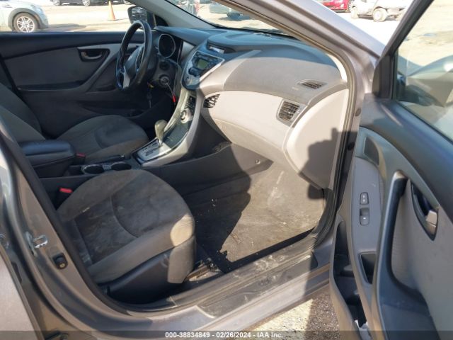 Photo 4 VIN: KMHDH4AE7CU311333 - HYUNDAI ELANTRA 