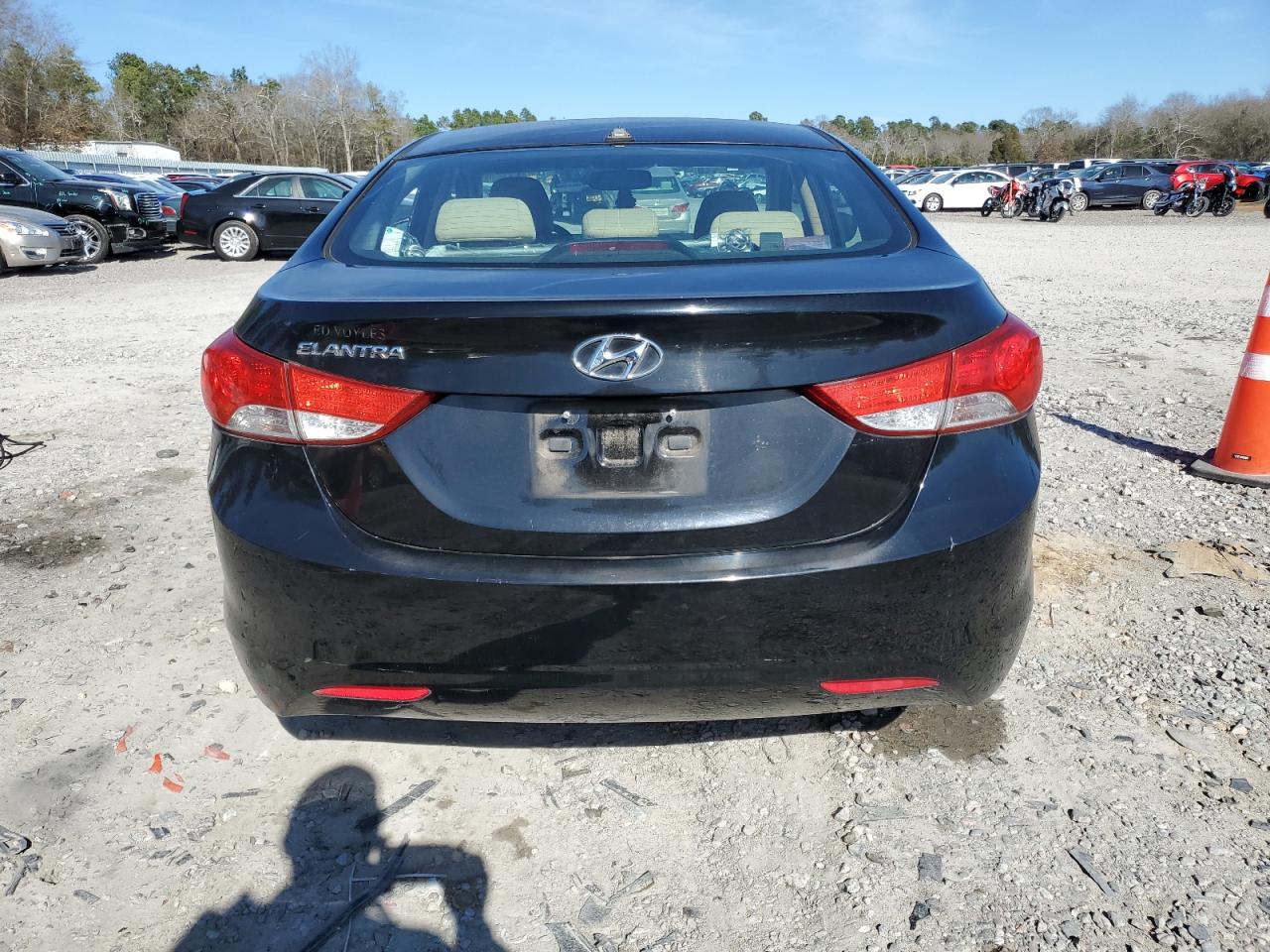 Photo 5 VIN: KMHDH4AE7CU328620 - HYUNDAI ELANTRA 