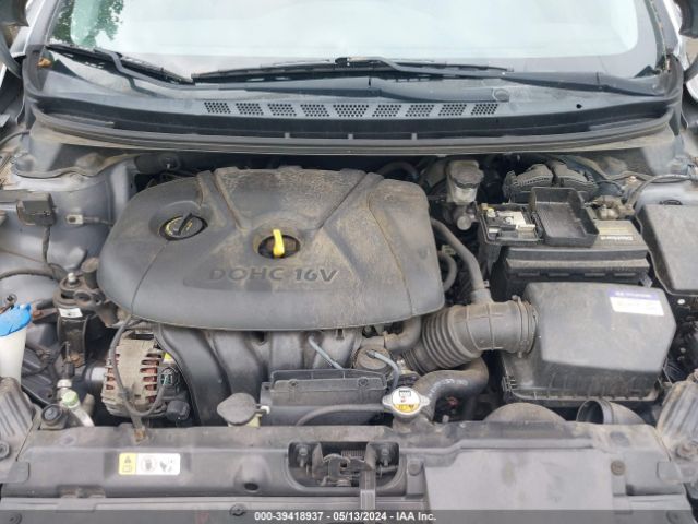 Photo 9 VIN: KMHDH4AE7CU370754 - HYUNDAI ELANTRA 