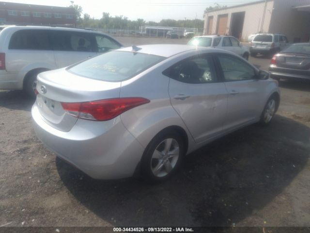 Photo 3 VIN: KMHDH4AE7CU437501 - HYUNDAI ELANTRA 