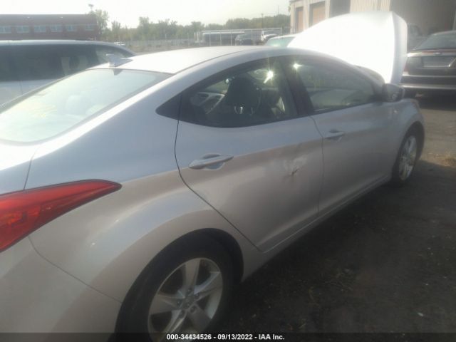 Photo 5 VIN: KMHDH4AE7CU437501 - HYUNDAI ELANTRA 