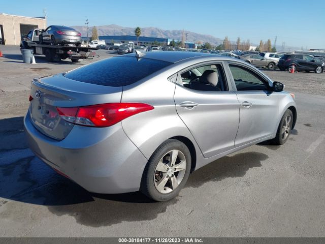 Photo 3 VIN: KMHDH4AE7DU009994 - HYUNDAI ELANTRA 