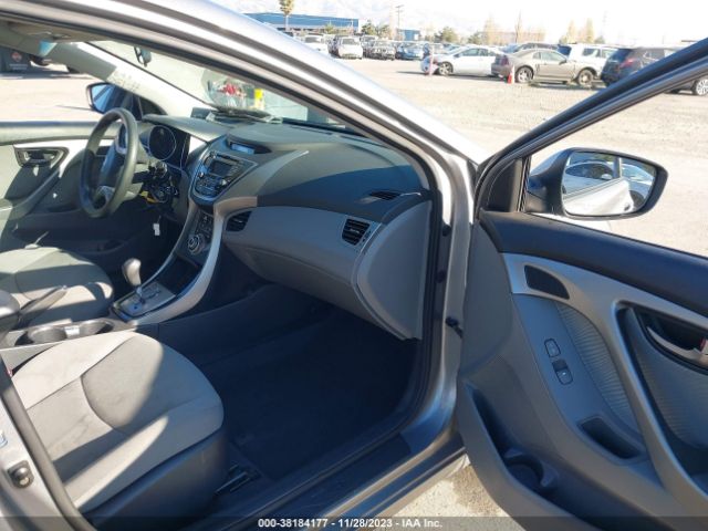 Photo 4 VIN: KMHDH4AE7DU009994 - HYUNDAI ELANTRA 