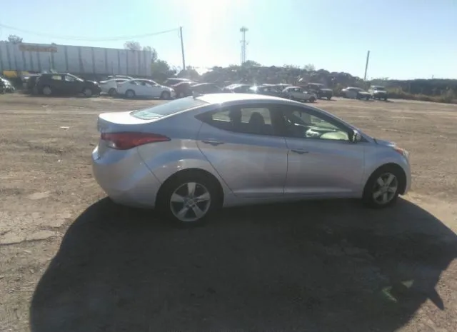 Photo 3 VIN: KMHDH4AE7DU014161 - HYUNDAI ELANTRA 