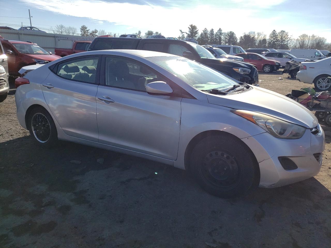 Photo 3 VIN: KMHDH4AE7DU527832 - HYUNDAI ELANTRA 