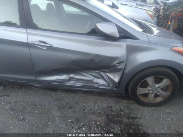 Photo 5 VIN: KMHDH4AE7DU572009 - HYUNDAI ELANTRA 