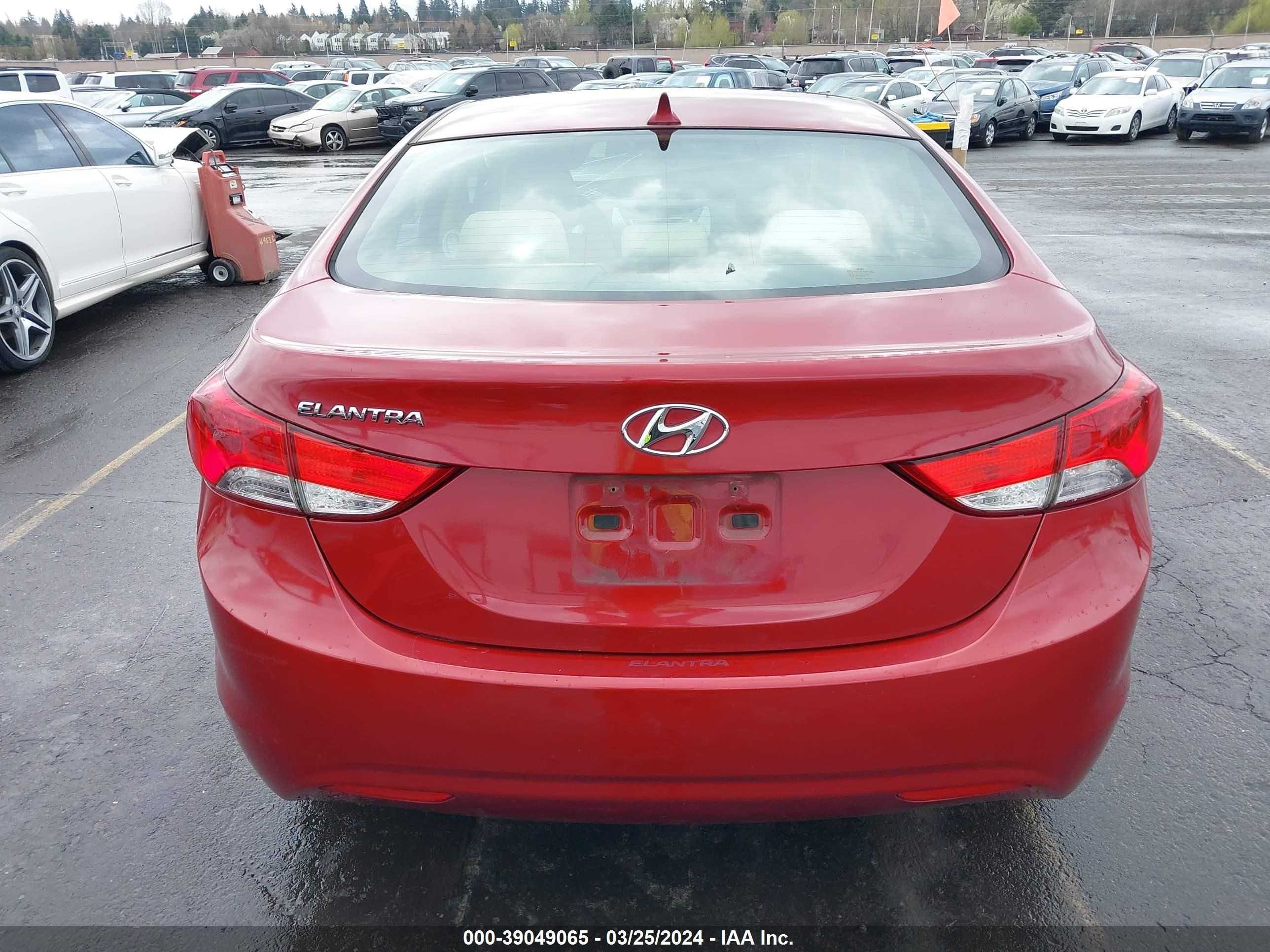 Photo 16 VIN: KMHDH4AE7DU596813 - HYUNDAI ELANTRA 