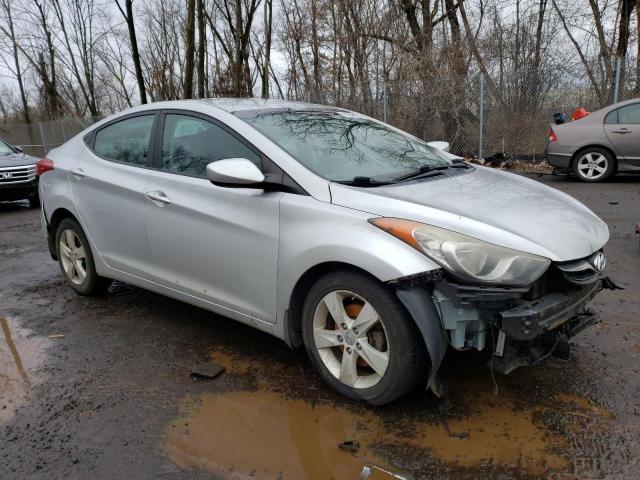 Photo 3 VIN: KMHDH4AE7DU681800 - HYUNDAI ELANTRA 