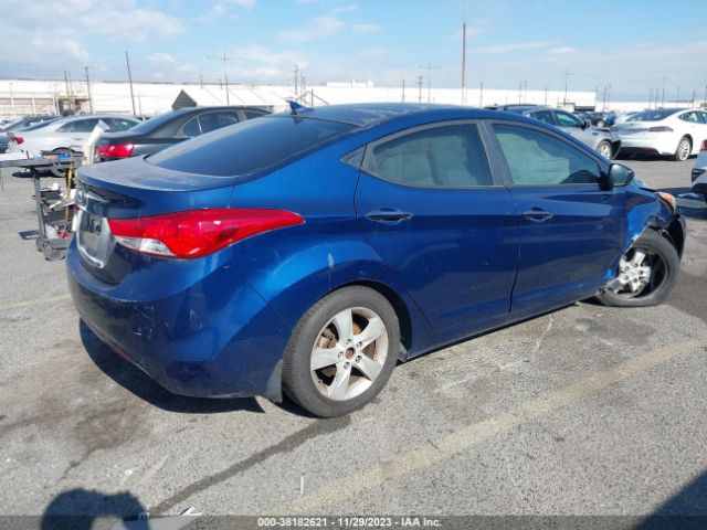 Photo 3 VIN: KMHDH4AE7DU730736 - HYUNDAI ELANTRA 