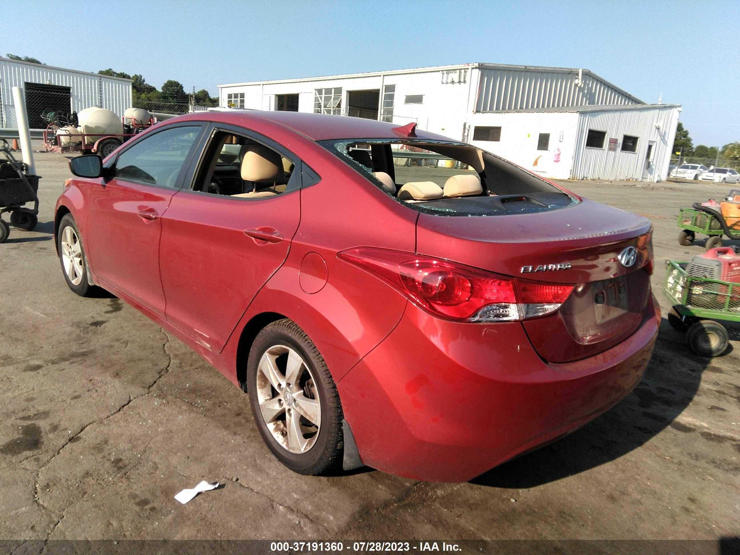 Photo 2 VIN: KMHDH4AE7DU736519 - HYUNDAI ELANTRA 