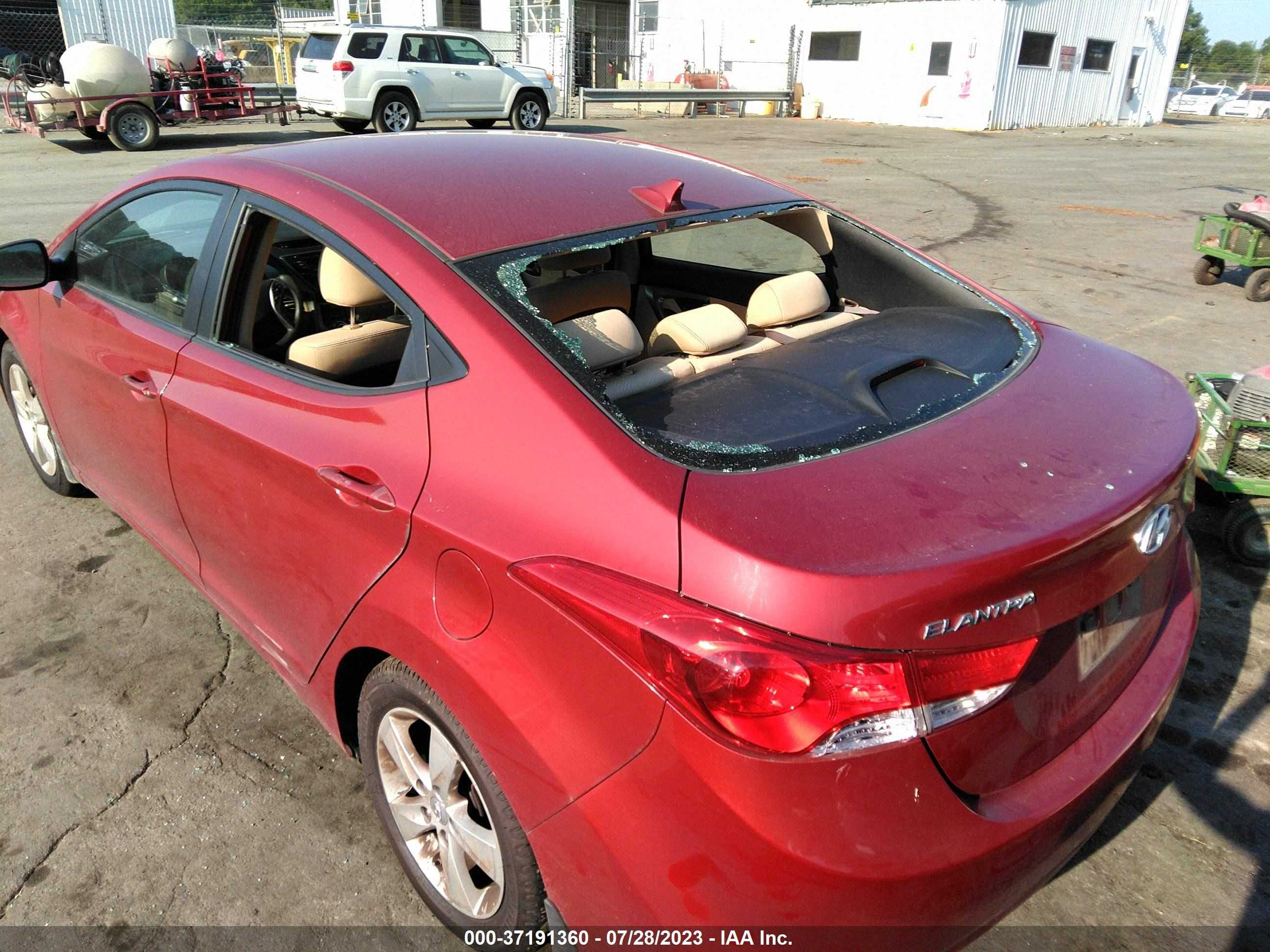 Photo 5 VIN: KMHDH4AE7DU736519 - HYUNDAI ELANTRA 