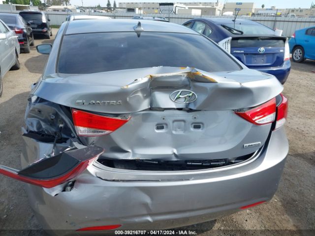 Photo 5 VIN: KMHDH4AE7DU747424 - HYUNDAI ELANTRA 