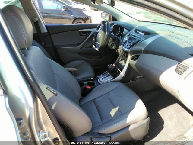 Photo 4 VIN: KMHDH4AE7DU747598 - HYUNDAI ELANTRA 