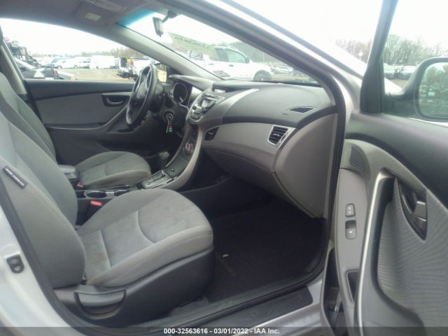 Photo 4 VIN: KMHDH4AE7DU930886 - HYUNDAI ELANTRA 