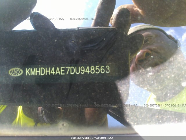 Photo 8 VIN: KMHDH4AE7DU948563 - HYUNDAI ELANTRA 